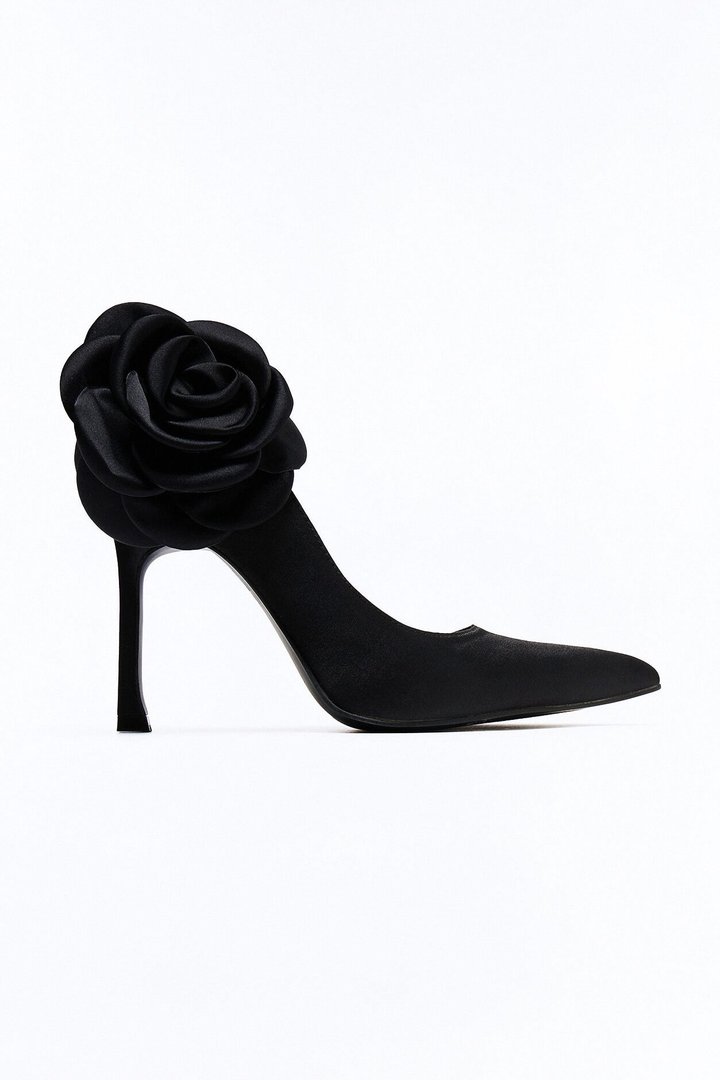 Denea Flower Pumps - Black