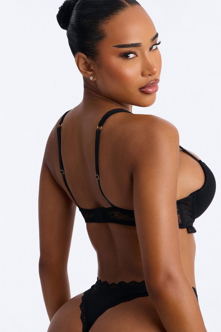 Feel A Way Ribbed Ruffle Lace Push Up Bra - Black