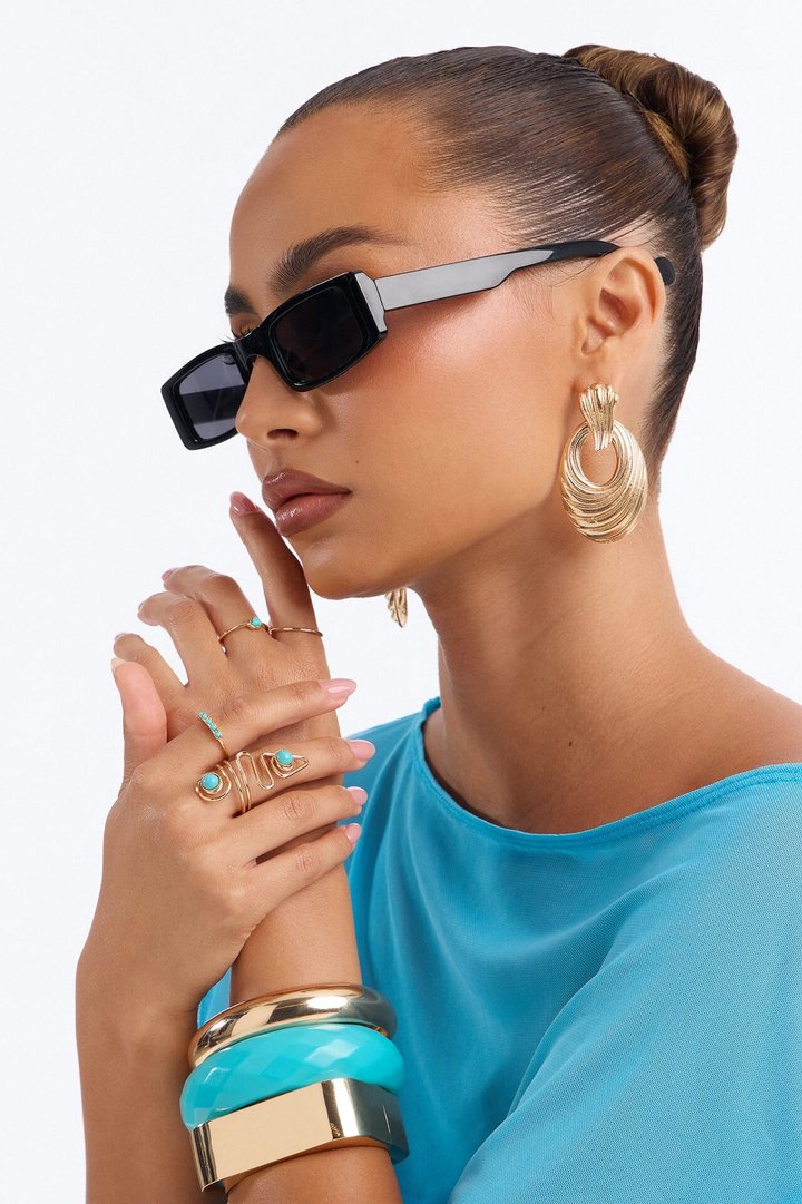 One Stop Away Jeweled 4 Piece Ring Set - Gold/Blue