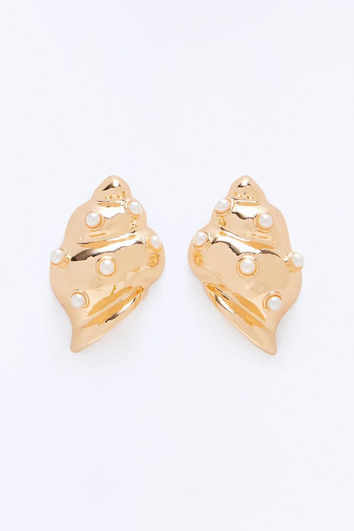 Charm Seashell Stud Earrings - Gold