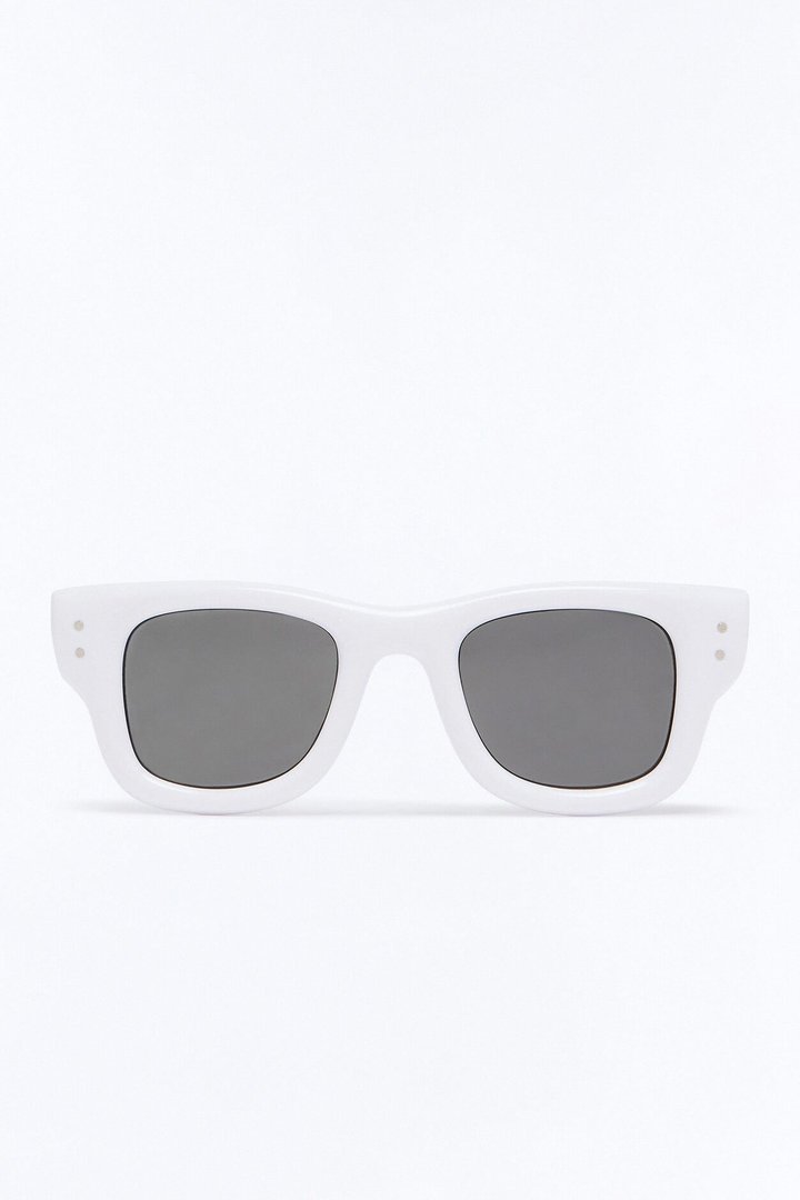 So Care Free Sunglasses - White