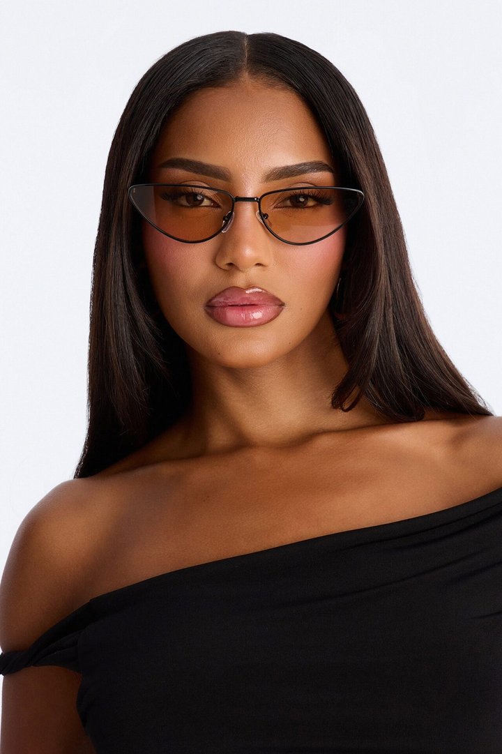 Soaking Up The Moment Sunglasses - Black/combo