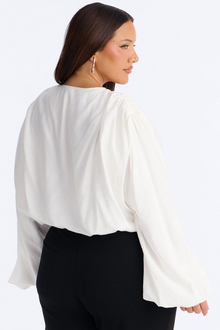 Tonight's Aesthetic Ruched Blouse - White