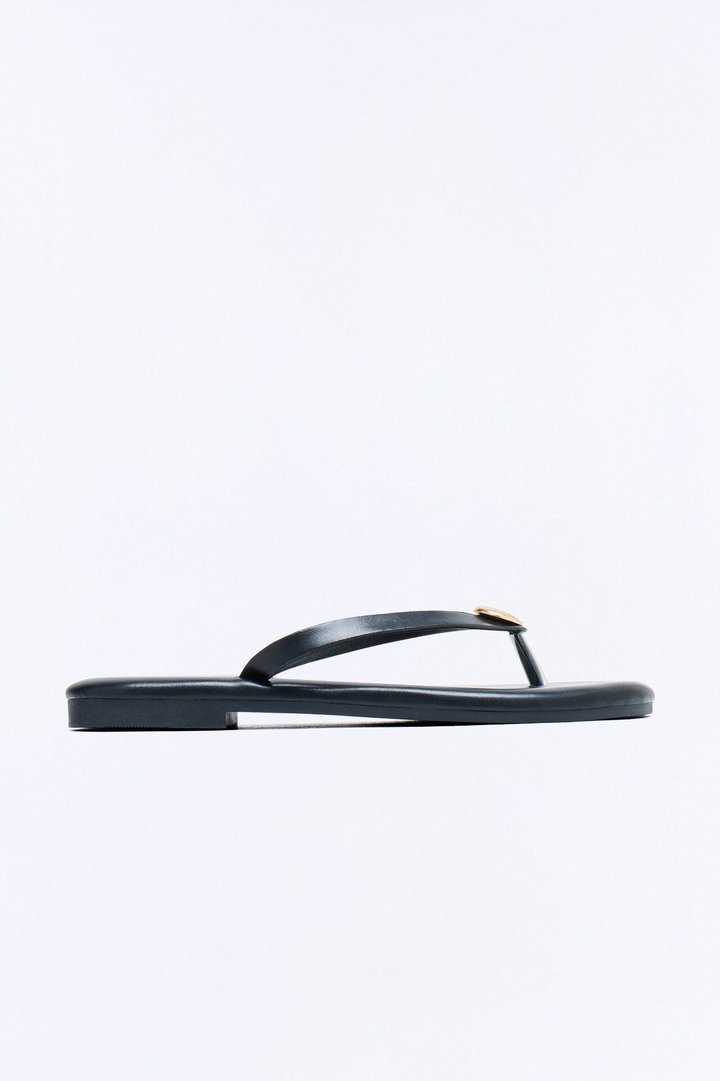 Kellen Hardware Flip Flops - Black