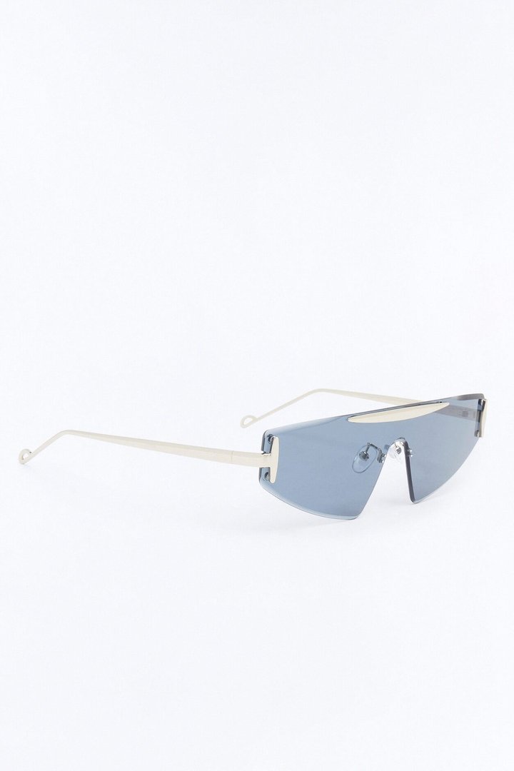 Between The Mirage Shield Sunglasses - Silver/Black