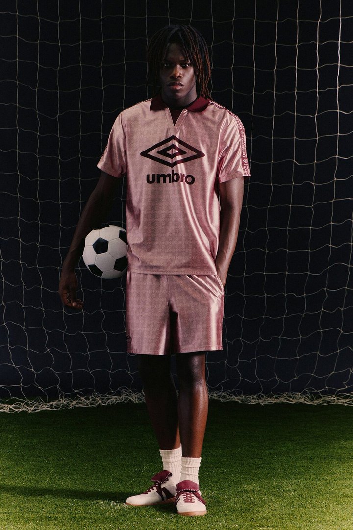 Umbro Side Tape Soccer Jersey - Pink