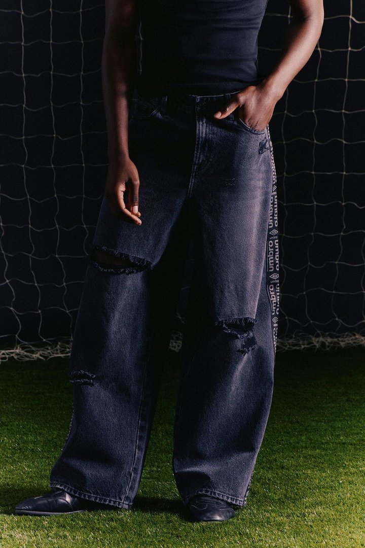 Umbro Distressed Baggy Jean - Black Wash
