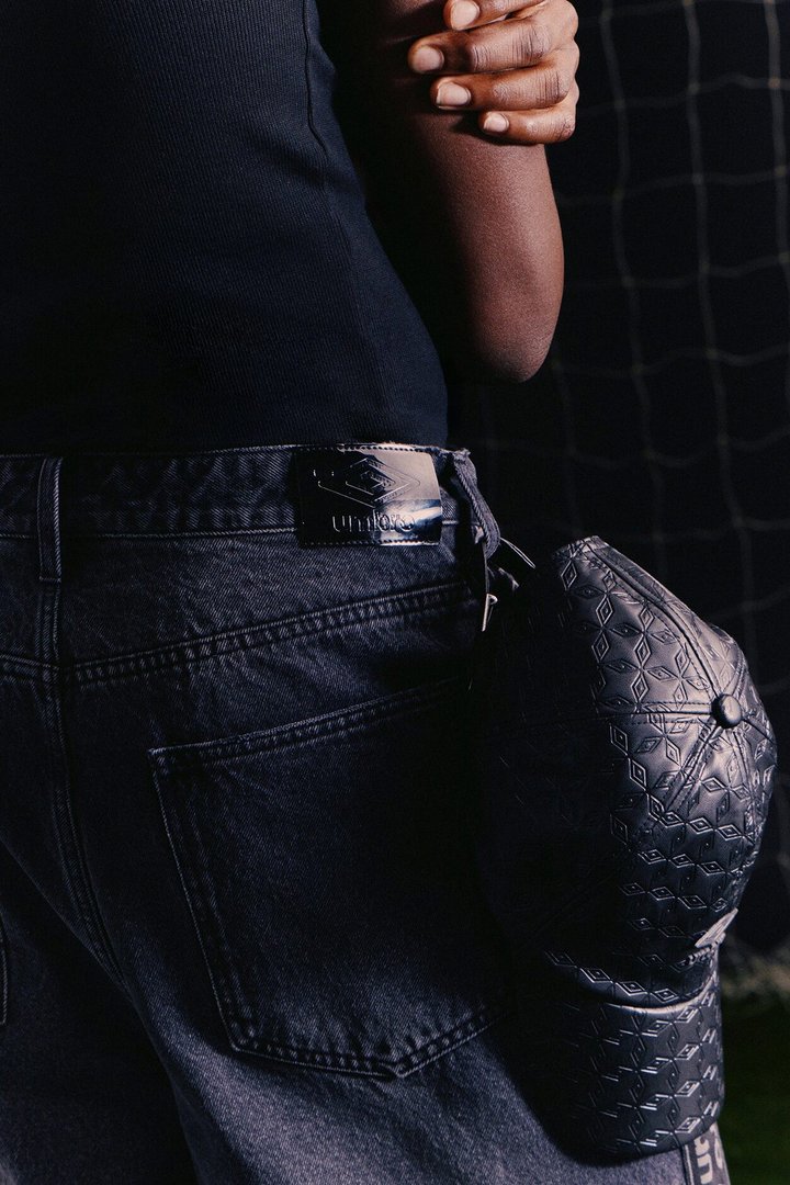 Umbro Distressed Baggy Jean - Black Wash