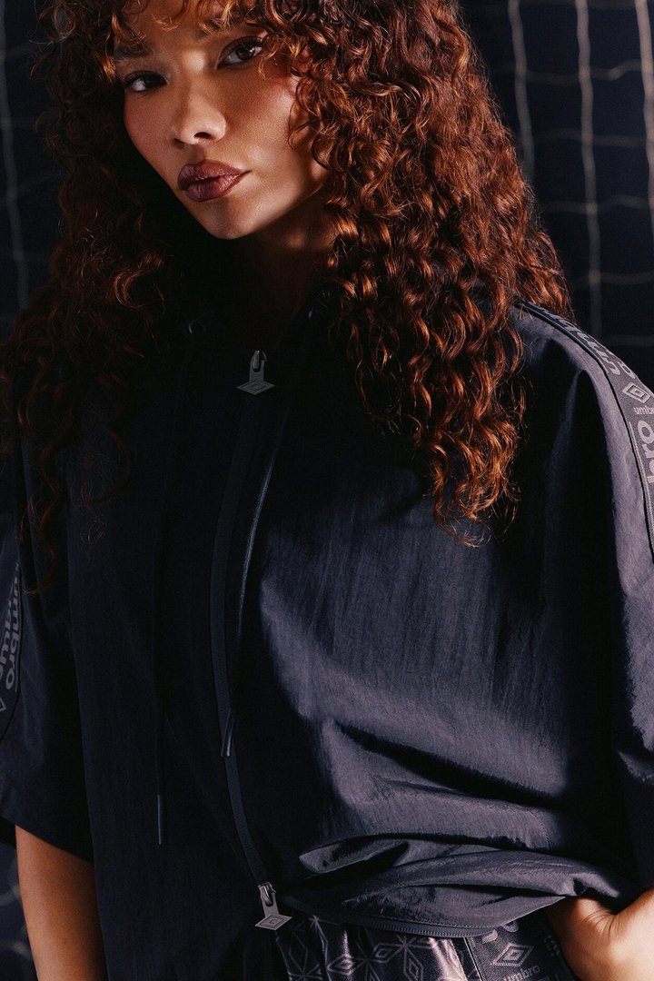 Umbro Oversized Nylon Jacket - Black