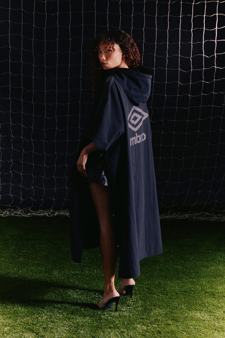 Umbro Oversized Nylon Jacket - Black