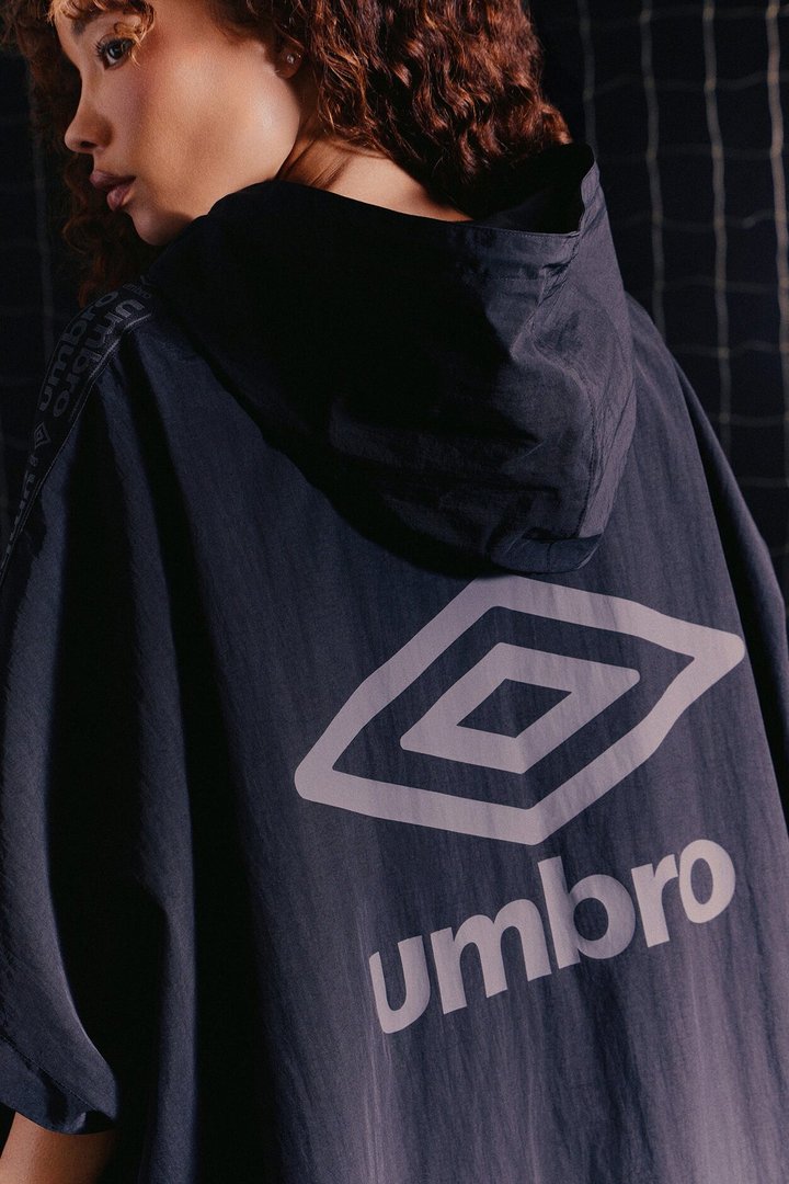 Umbro Oversized Nylon Jacket - Black