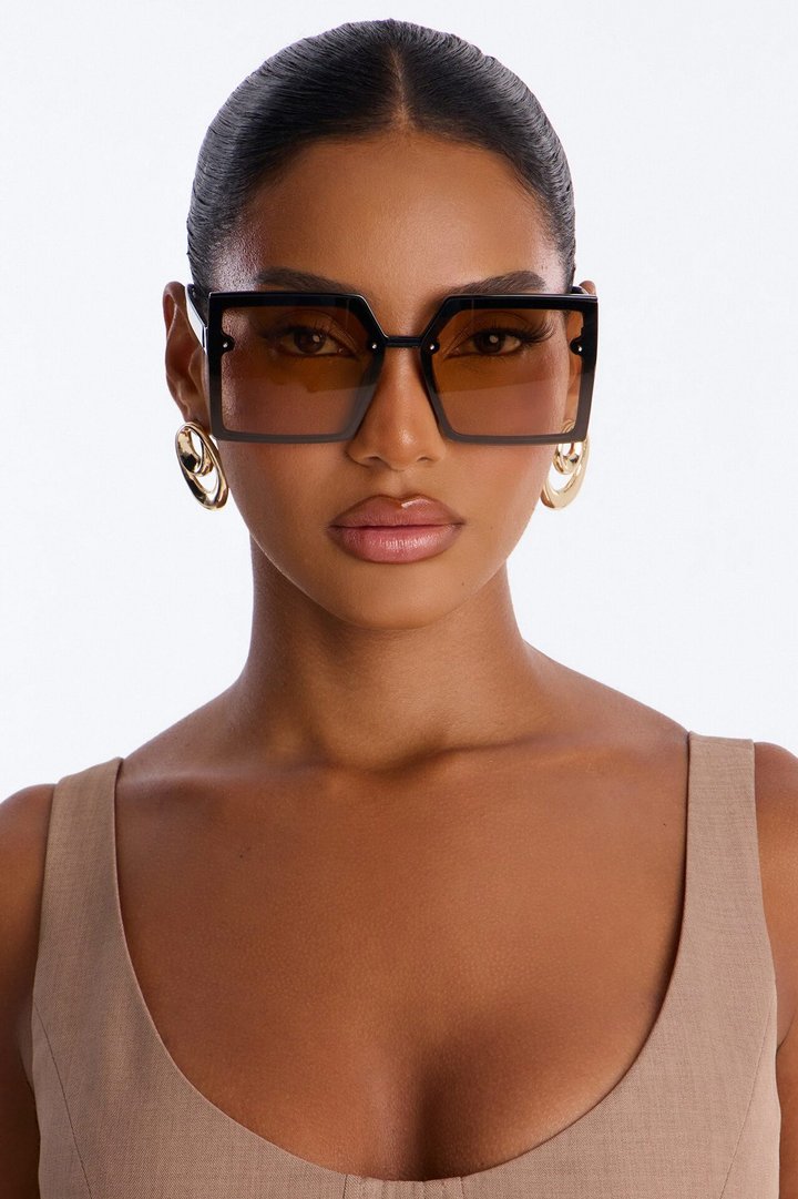 Malibu Doll Sunglasses - Black/combo
