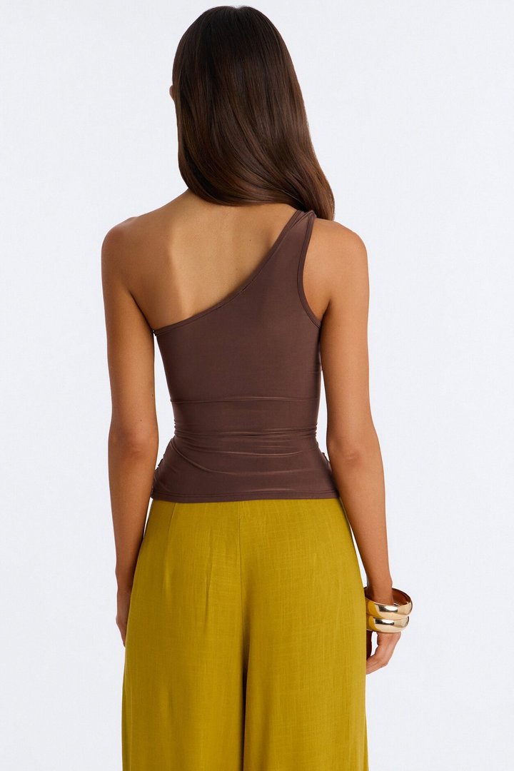 Girls Trip Hardware One Shoulder Top - Chocolate