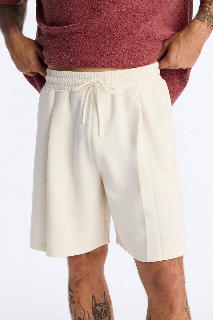 Savoy Pleated Short - Cream
