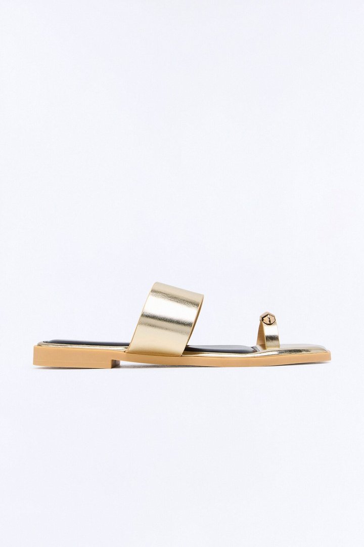 Kamila Hardware Toe Ring Sandals - Gold