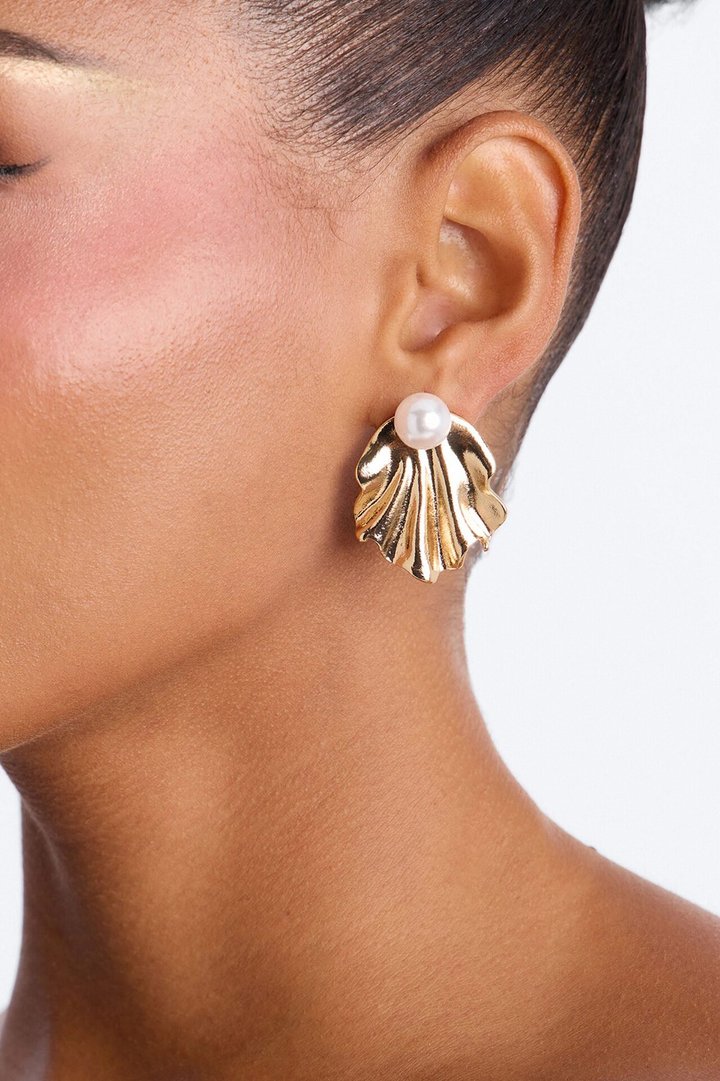 Ocean's Pearl Earrings - Gold