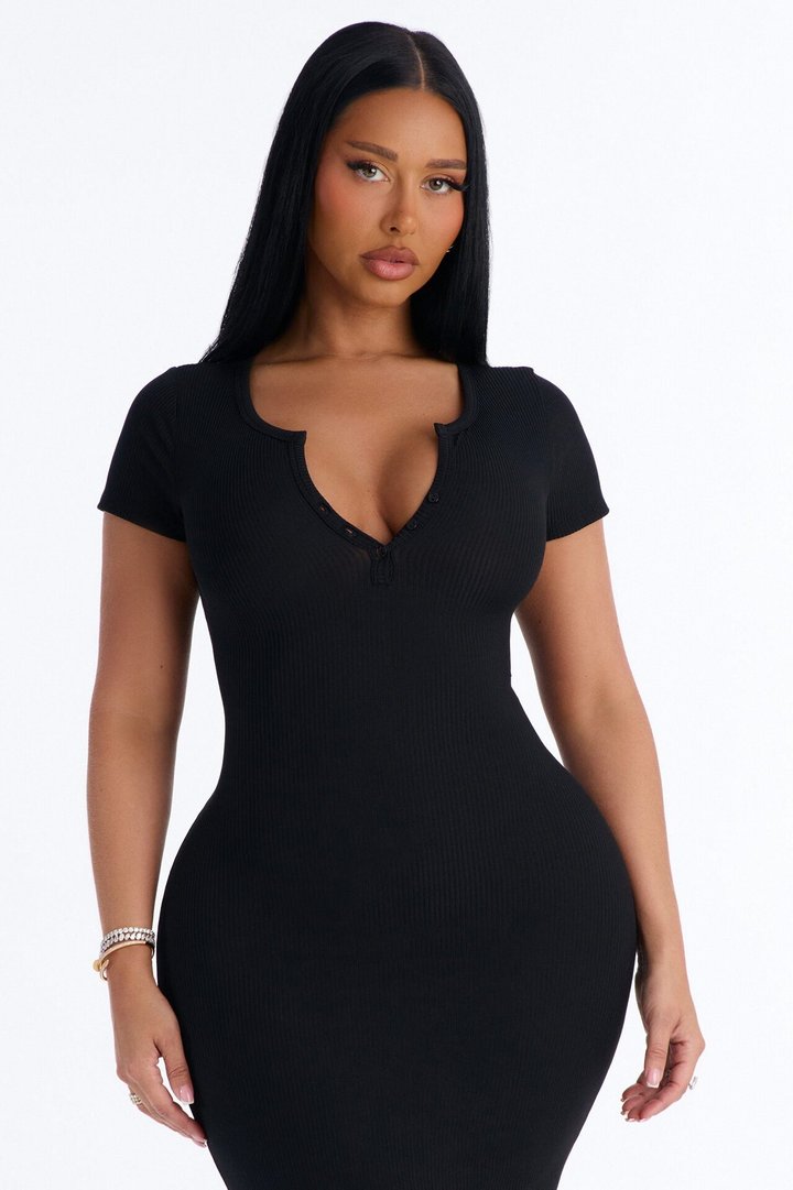 Madison Short Sleeve Midi Dresses - Black