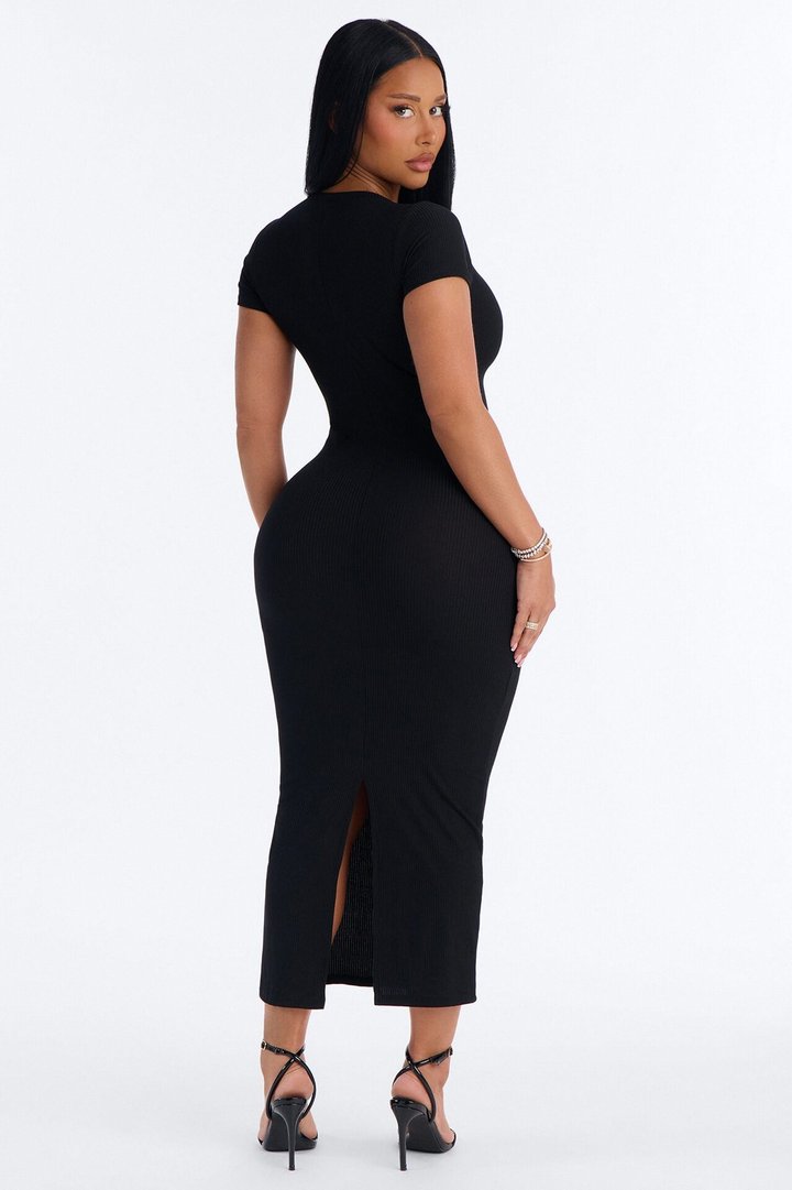 Madison Short Sleeve Midi Dresses - Black