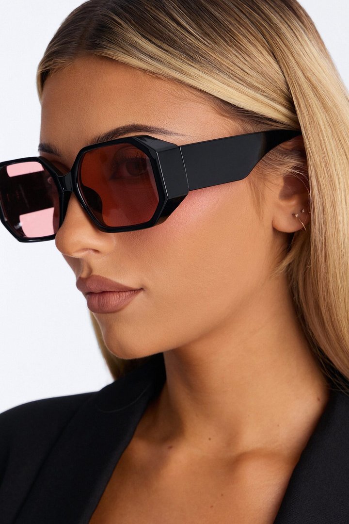 Feel The Beat Sunglasses - Black/Pink