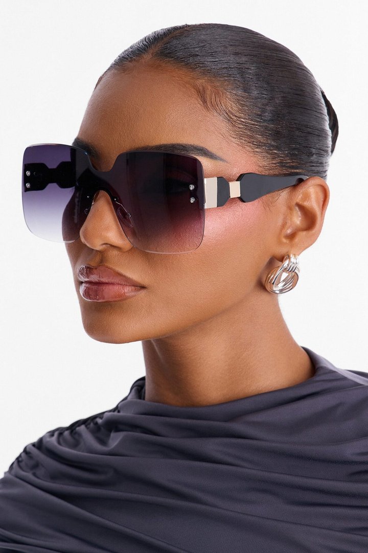 It's A Shore Thing Sunglasses - Black