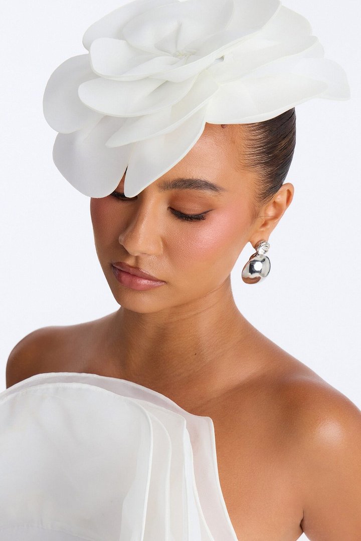 Such A Rare Flower Oversized Hair Clip - Ivory