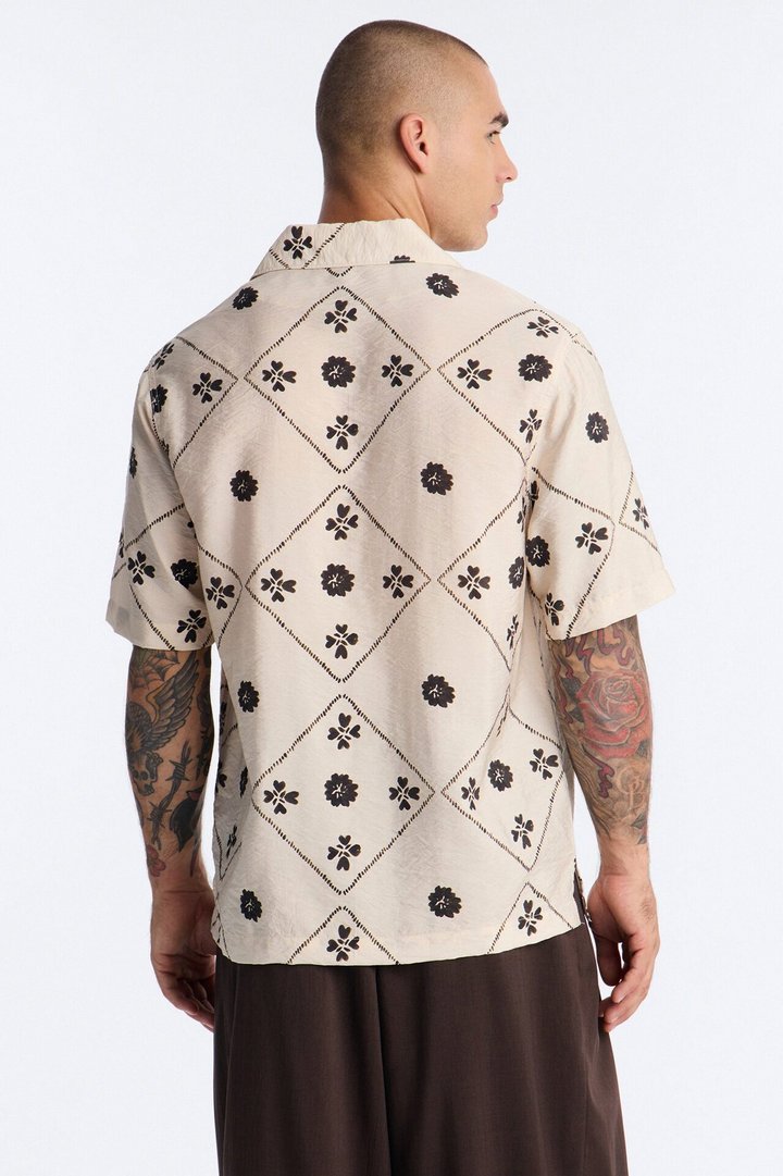 Languid Getaway Button Up Shirt - Cream/combo