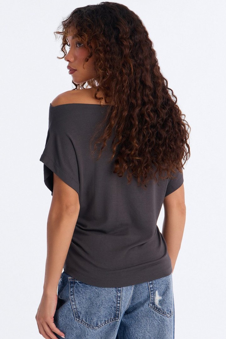 Eva Effortless One Shoulder Top - Charcoal