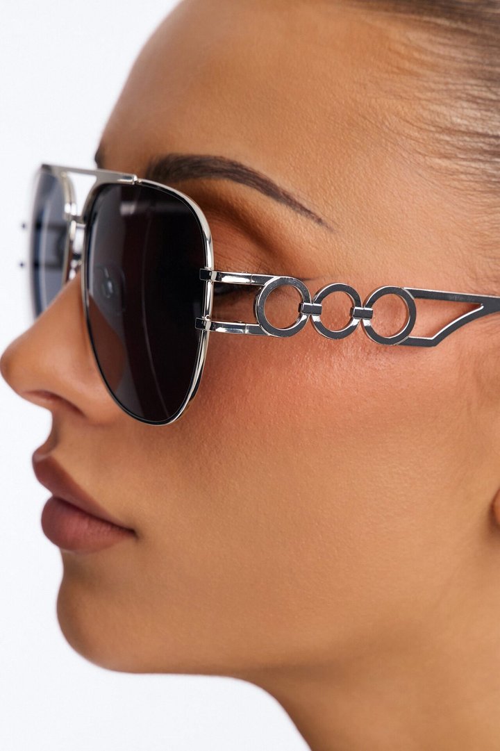 Shotgun Baddie Sunglasses - Silver/Black