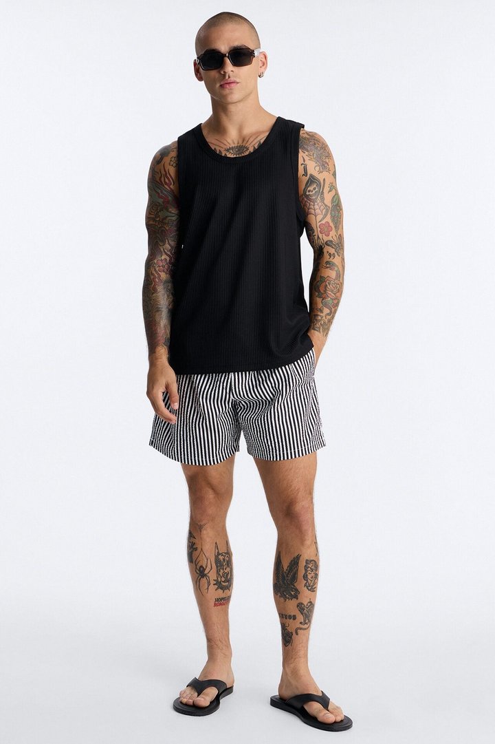 Striped Resort Seersucker Swim Trunk 6″ - Black