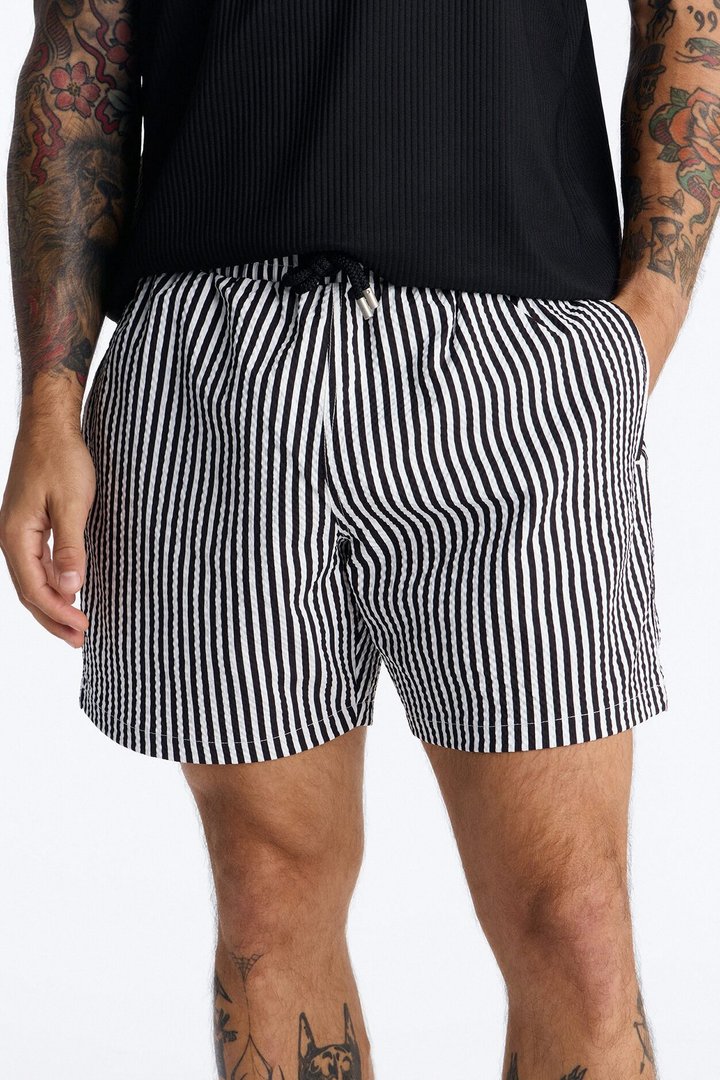 Striped Resort Seersucker Swim Trunk 6″ - Black
