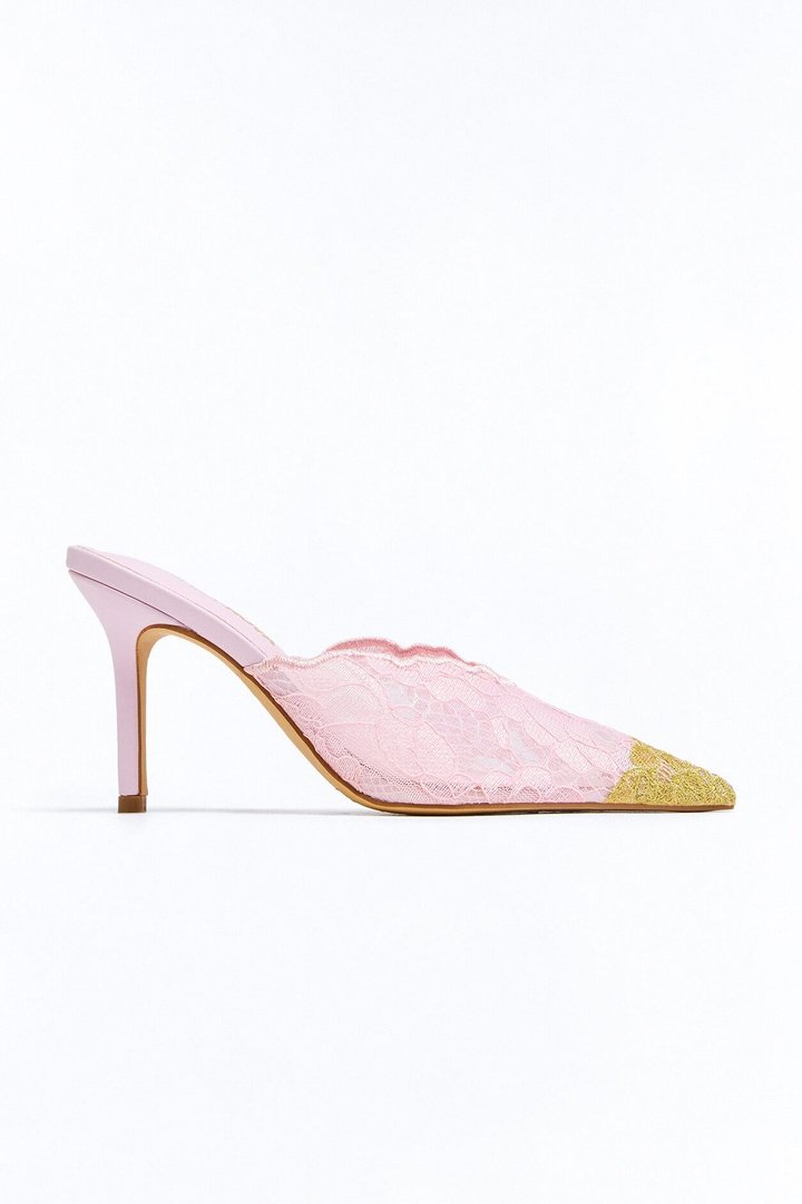 Romantic Weekend Lace Stiletto Pumps - Pink
