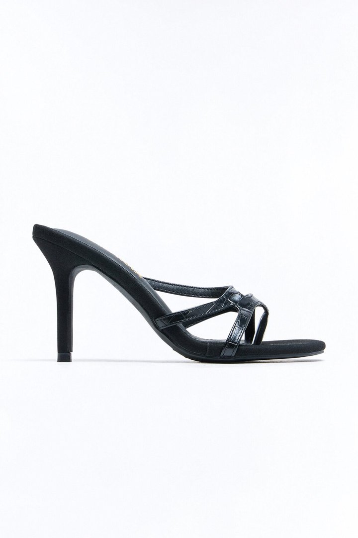Never Complicate Stiletto Thong Heels - Black