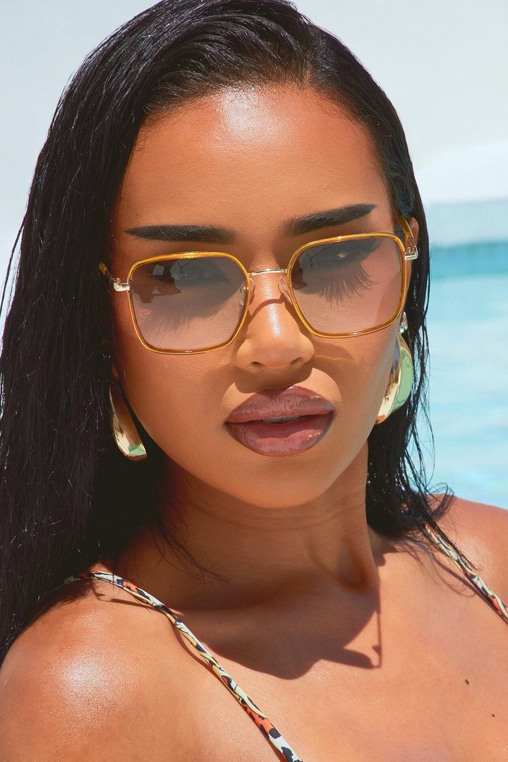 Best Behavior Baddie Sunglasses - Yellow