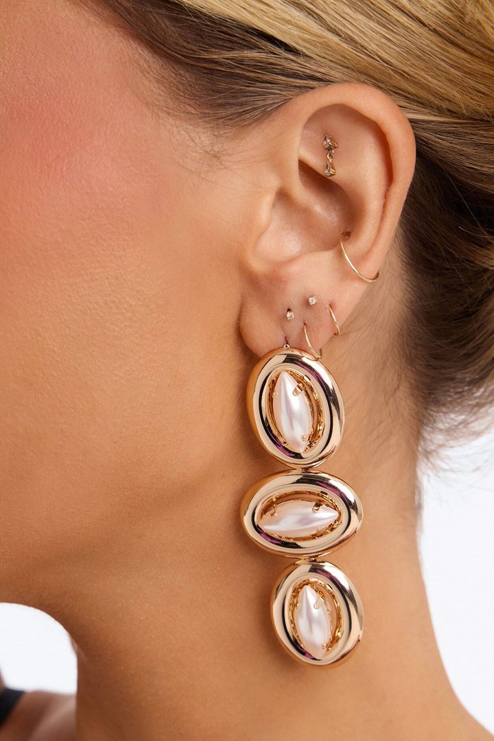 Subtle Luxe Pearl Linear Earrings - Gold