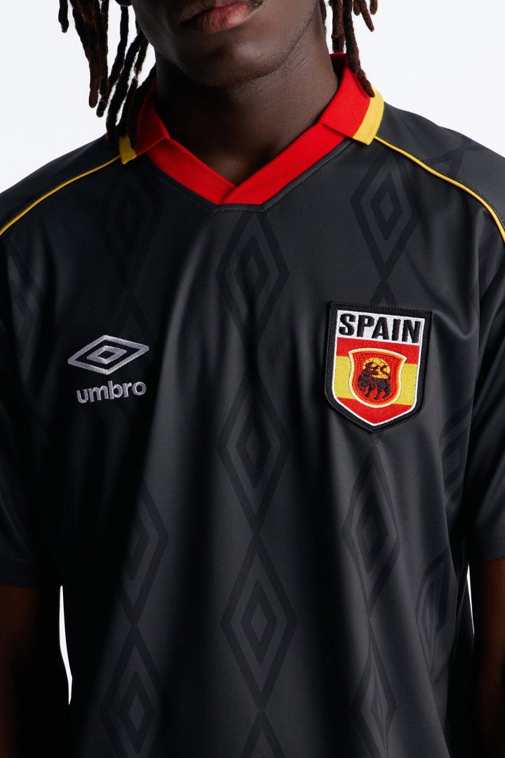 Umbro Spain Collar Soccer Jersey - Black