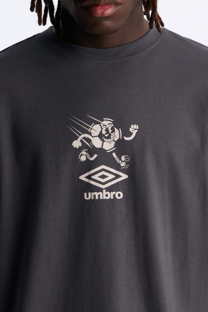 Umbro International Soccer 2026 Short Sleeve Tee - Black