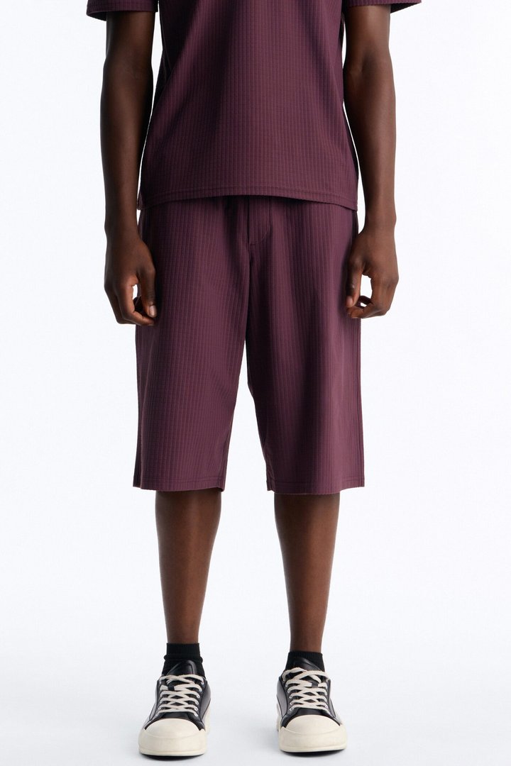 Terrance Textured Relaxed Short - Wine