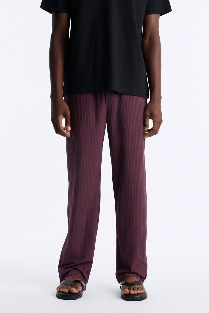 Terrance Textured Relaxed Pant - Wine