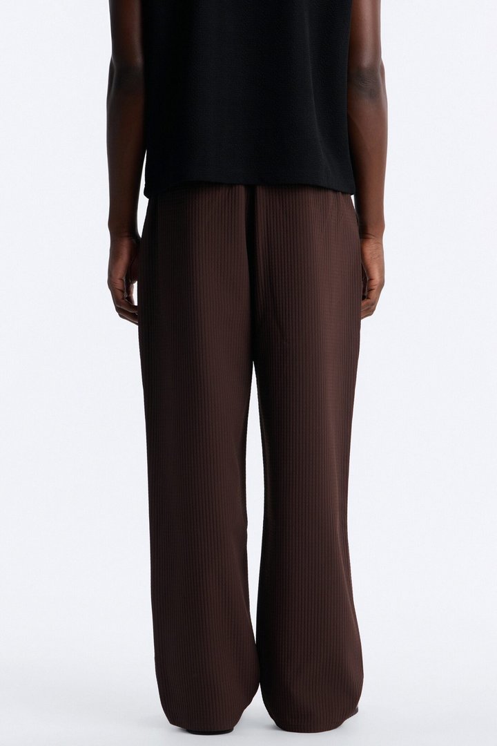 Baggy Lightweight Textured Esplanade Trouser - Dark Brown
