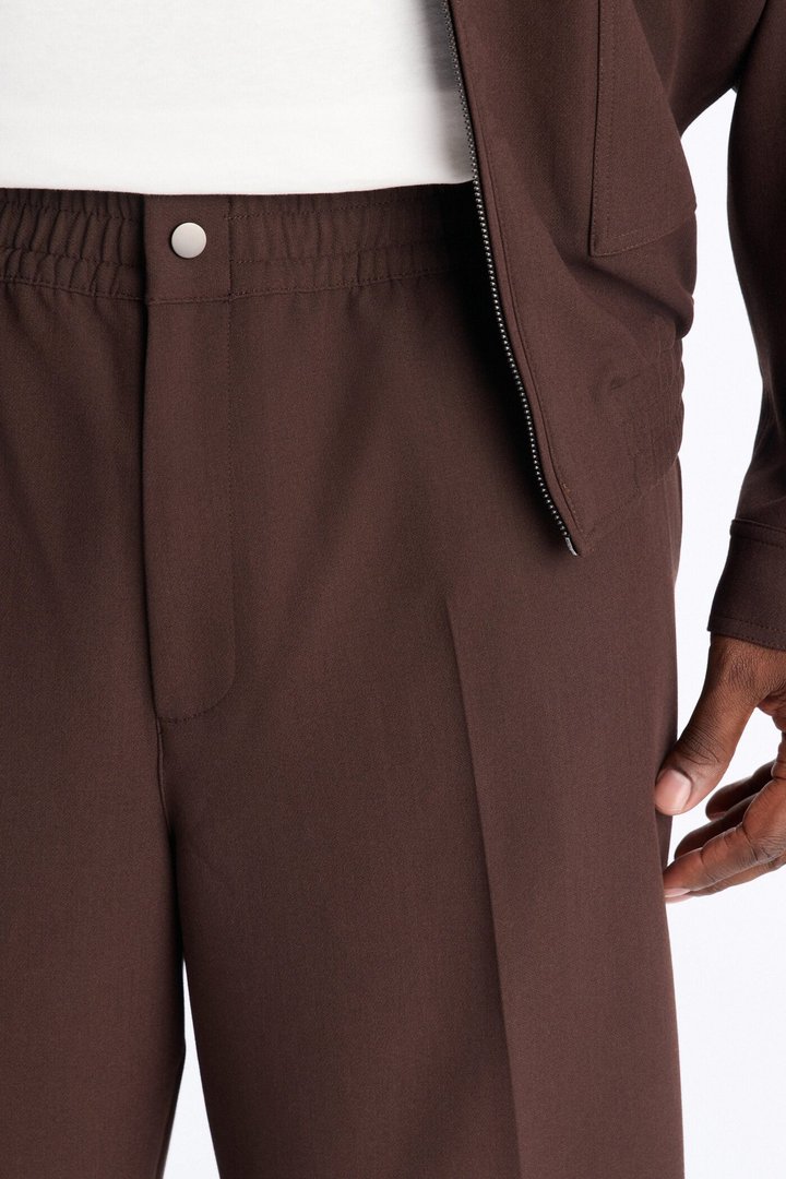 Modern Essential Relaxed Trouser - Chocolate