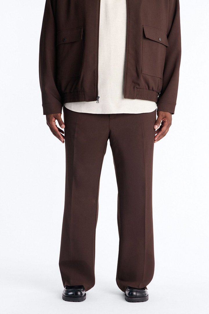 Modern Essential Slim Flare Slit Trouser - Chocolate