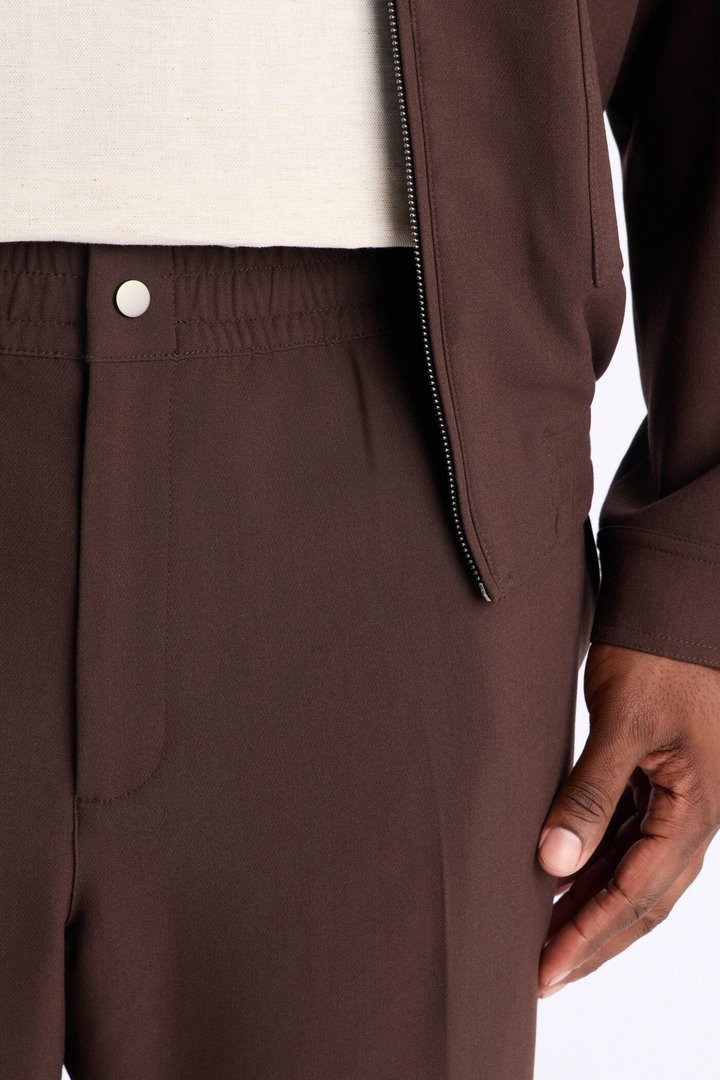 Modern Essential Slim Flare Slit Trouser - Chocolate