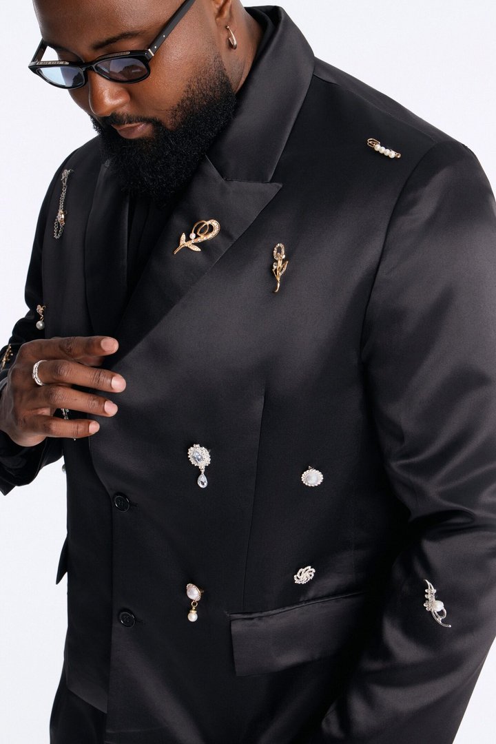 Regal All Over Brooch Single Breasted Blazer - Black