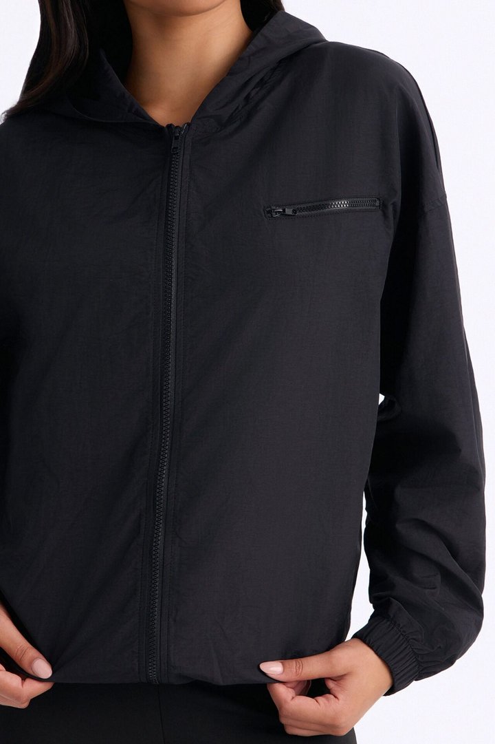 Brandy Windbreaker Capri Set - Black