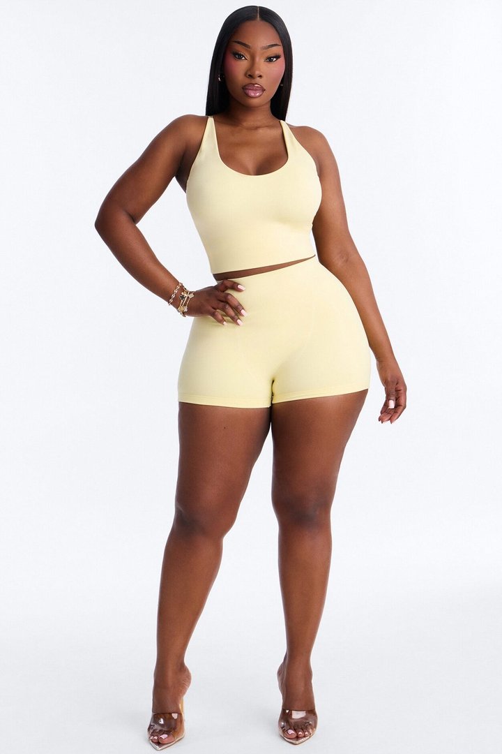 Seamless Smooth Double Lined Micro Hot Short - Butter Yellow