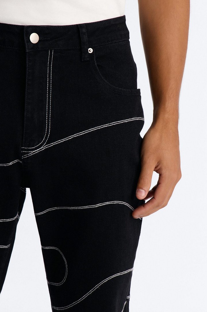 Lasso Embroidered Stacked Slim Flare Jeans - Black