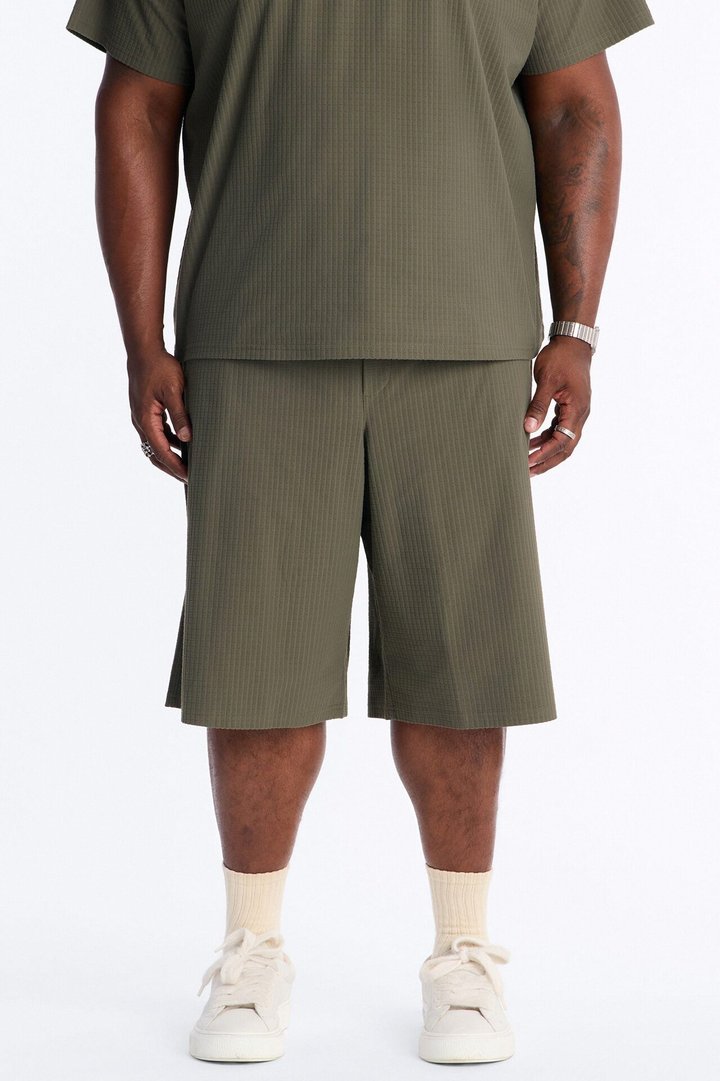 Terrance Textured Relaxed Short - Olive