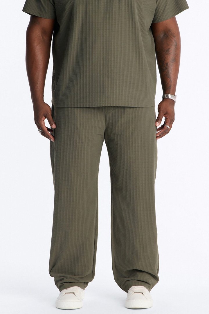 Terrance Textured Relaxed Pant - Olive
