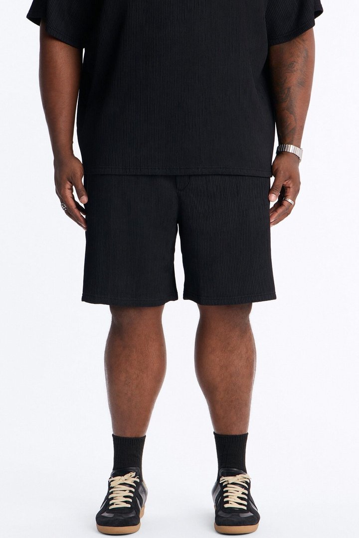 Pure Form Plisse Relaxed Short - Black