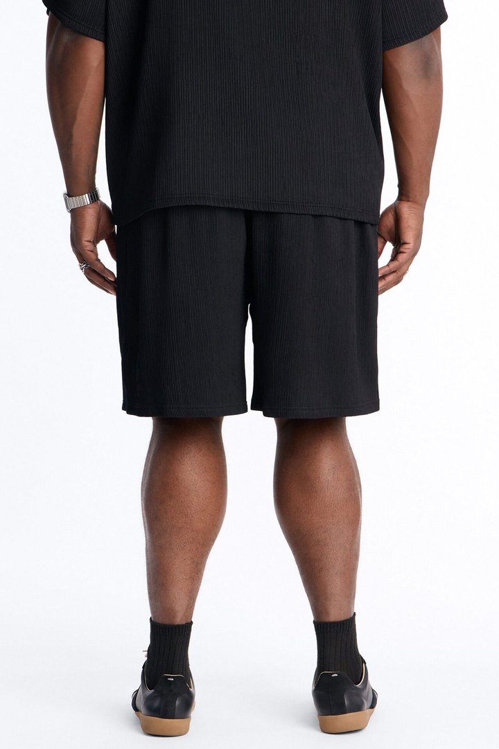 Pure Form Plisse Relaxed Short - Black